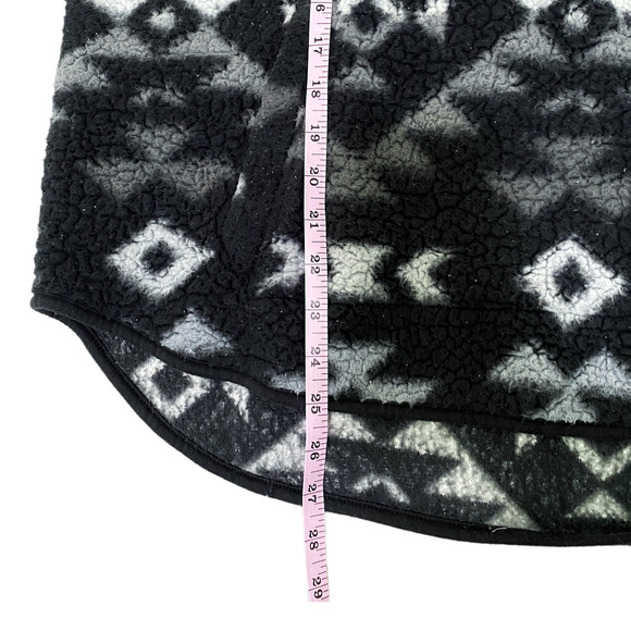 Old Navy Black Gray Aztec Print 1/2 Zip Fleece Pullover Womens Size L - Picture 7 of 8